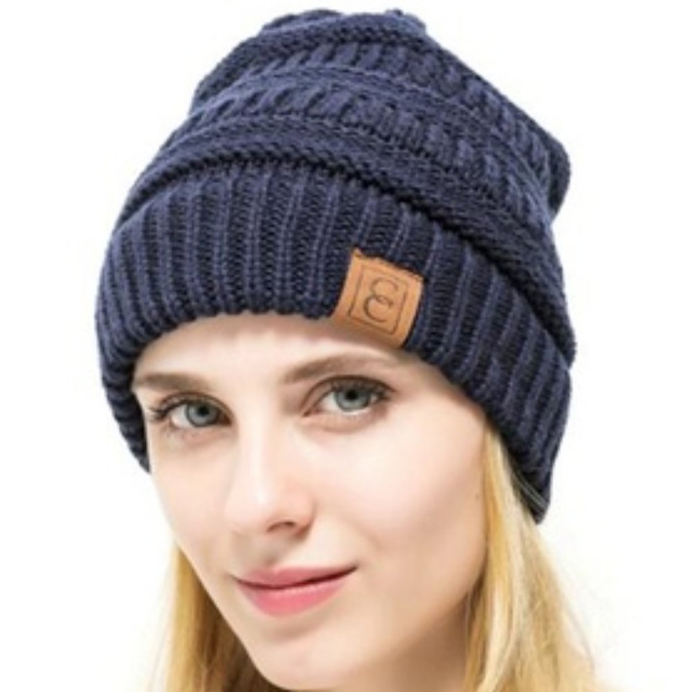 💜 NWOT CC Chic Winter Beanie